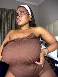 Bustygoddess32 stripchat stream image