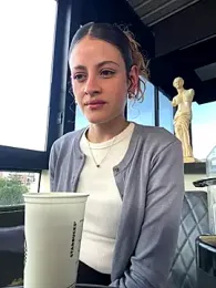 alana15 stripchat stream image