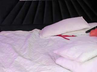 atinxnaugthy camsoda stream image