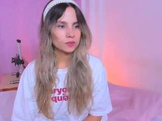 vaiolet-rose camsoda stream image