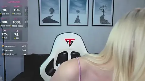 EdlaHewell stripchat stream image