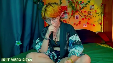 TrickyKitsune stripchat stream image