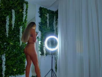 zinasquirts chaturbate stream image