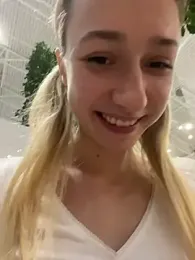 Lia__Love stripchat stream image