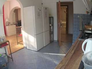 voyeurcam-julmodels-kitchen camsoda stream image