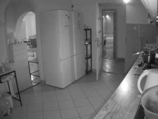voyeurcam-julmodels-kitchen camsoda stream image