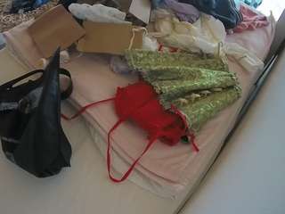 voyeurcam-julmodels-whitebed-1 camsoda stream image