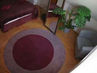 voyeurcam-julmodels-whitebed-5 camsoda stream image