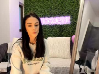 hotfallingdevil chaturbate stream image