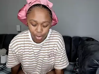 Pearl_00 stripchat stream image