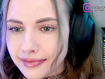 VikkiExtraCheese bongacams stream image