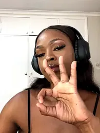 LuciousLips96 stripchat stream image