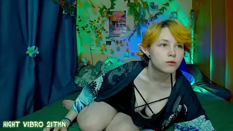 TrickyKitsune stripchat stream image