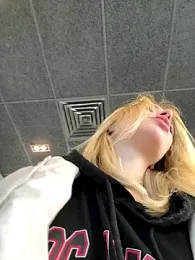 SSSATIVA_model stripchat stream image