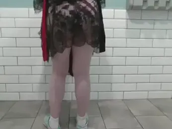 AverageRose stripchat stream image