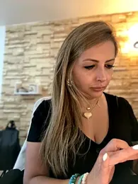 _Abril-Office1 stripchat stream image