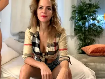 Malena525 stripchat stream image