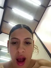 alana15 stripchat stream image