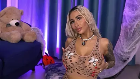 GoldenAmber stripchat stream image