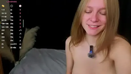 QueenieClagg stripchat stream image