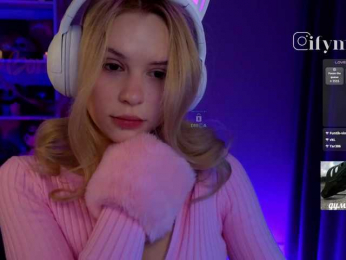 fymryn bongacams stream image