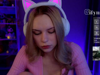 fymryn bongacams stream image