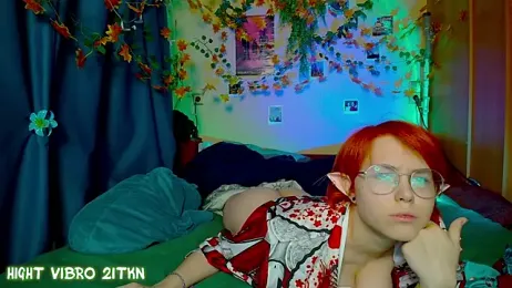 TrickyKitsune stripchat stream image