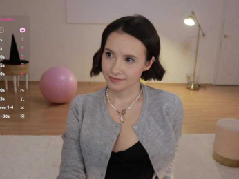 MissEssie bongacams stream image