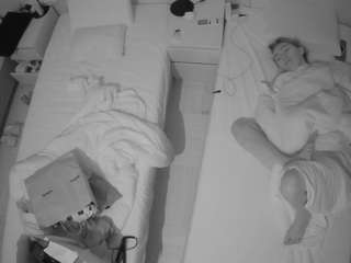 voyeurcam-julmodels-bed-5 camsoda stream image