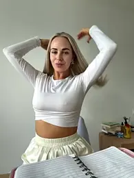 streetdoll stripchat stream image