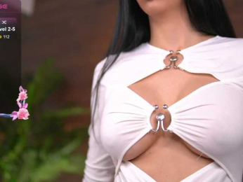 KairaAndrews bongacams stream image