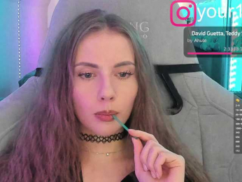 VikkiExtraCheese bongacams stream image
