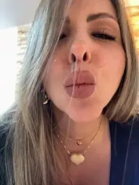 _Abril-Office1 stripchat stream image