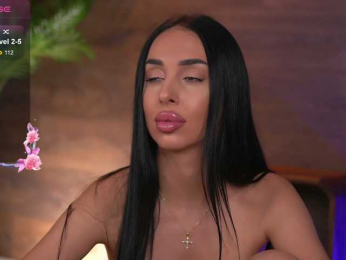 KairaAndrews bongacams stream image