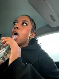 Your_Paris stripchat stream image