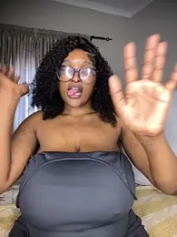 Bustygoddess32 stripchat stream image