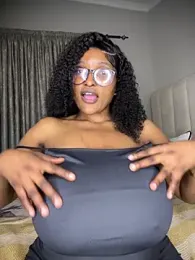 Bustygoddess32 stripchat stream image