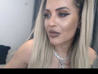 lovelyblondyx bongacams stream image