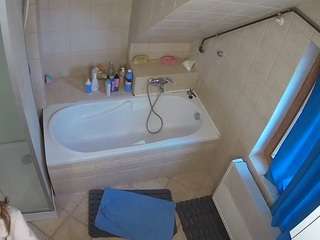 voyeurcam-julmodels-bath-2nd-1 camsoda stream image