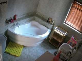 voyeurcam-julmodels-bath-1st-2 camsoda stream image