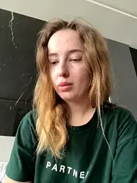 Nura_n_Sarah stripchat stream image