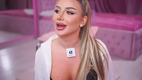 AshleySinn stripchat stream image