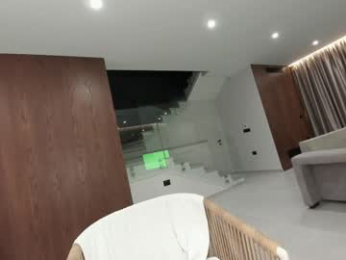 ehotlovea chaturbate stream image