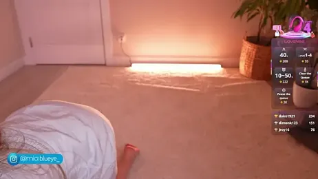 Miablueye stripchat stream image