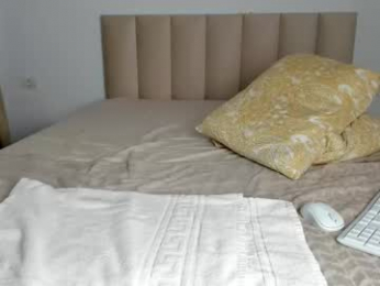 saradiamond01 chaturbate stream image