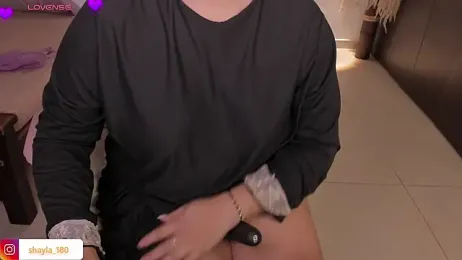 shayla_18 stripchat stream image