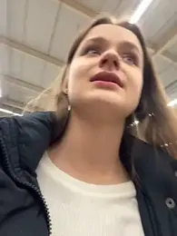 KittyQueeny stripchat stream image