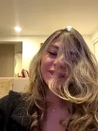 alicee16 stripchat stream image