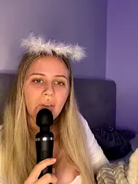 lunawolf21 stripchat stream image