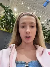 Lia__Love stripchat stream image